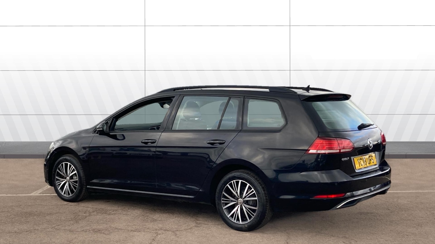 Used Volkswagen Golf 2018 for sale - 76504889: Photo 2