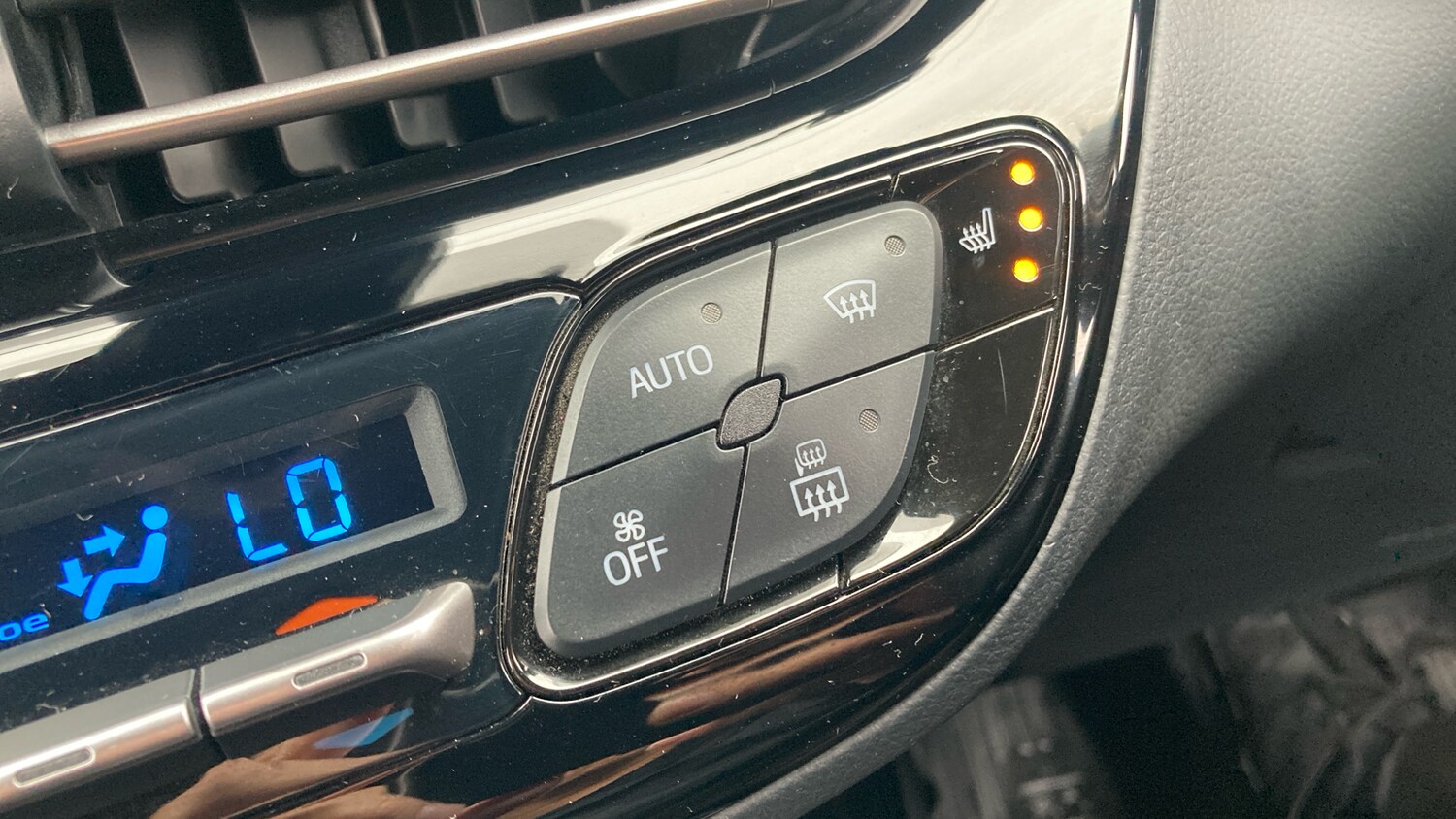 Used Toyota C-HR 2021 for sale - 76302118: Photo 31