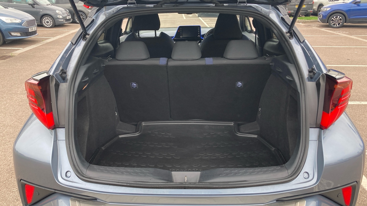 Used Toyota C-HR 2021 for sale - 76302118: Photo 4