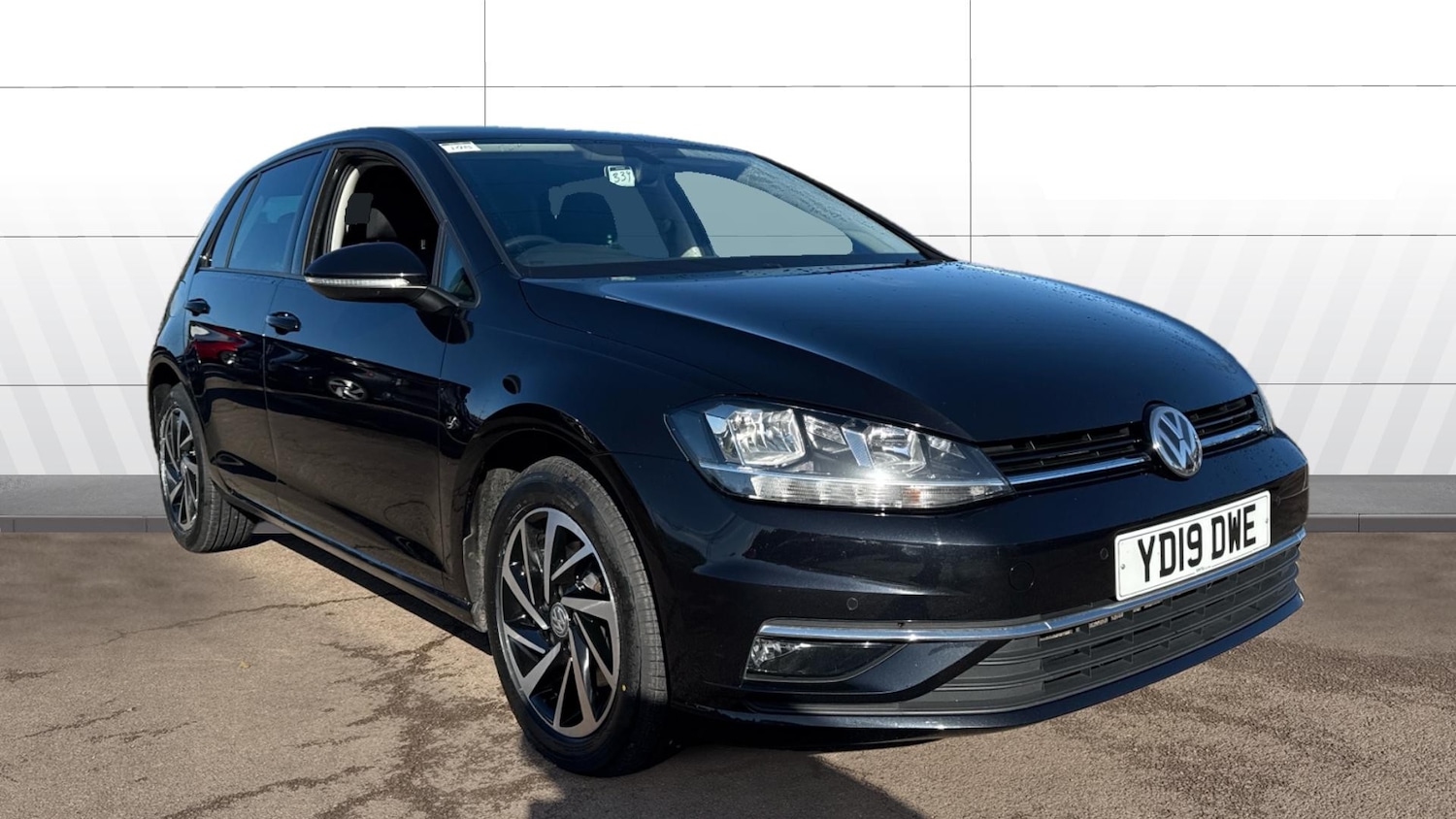 Used Volkswagen Golf 2019 for sale - 76407344: Photo 1
