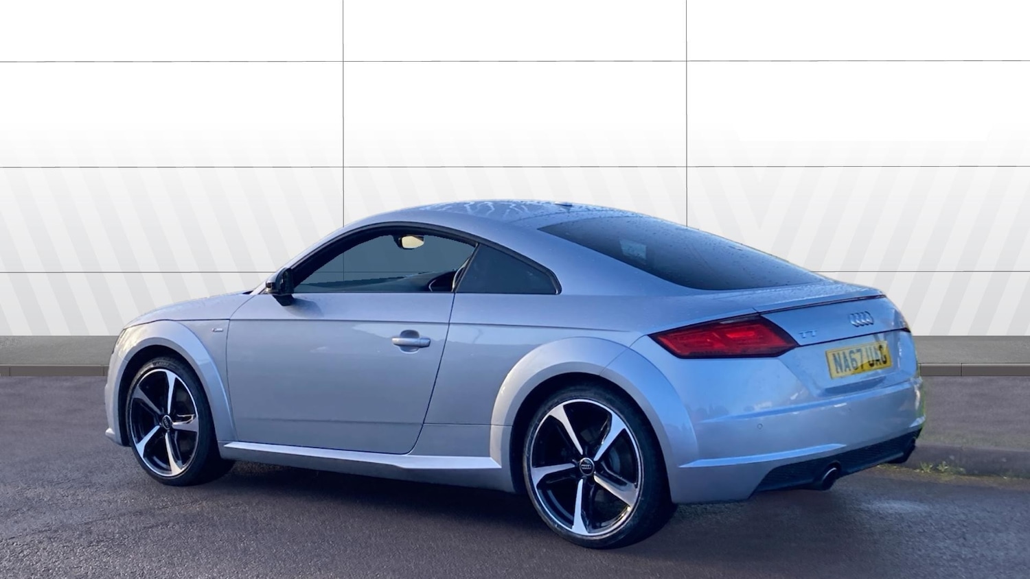 Used Audi TT 2017 for sale - 76895177: Photo 2