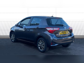 Used Toyota Yaris 2018 for sale - 76605461: Photo