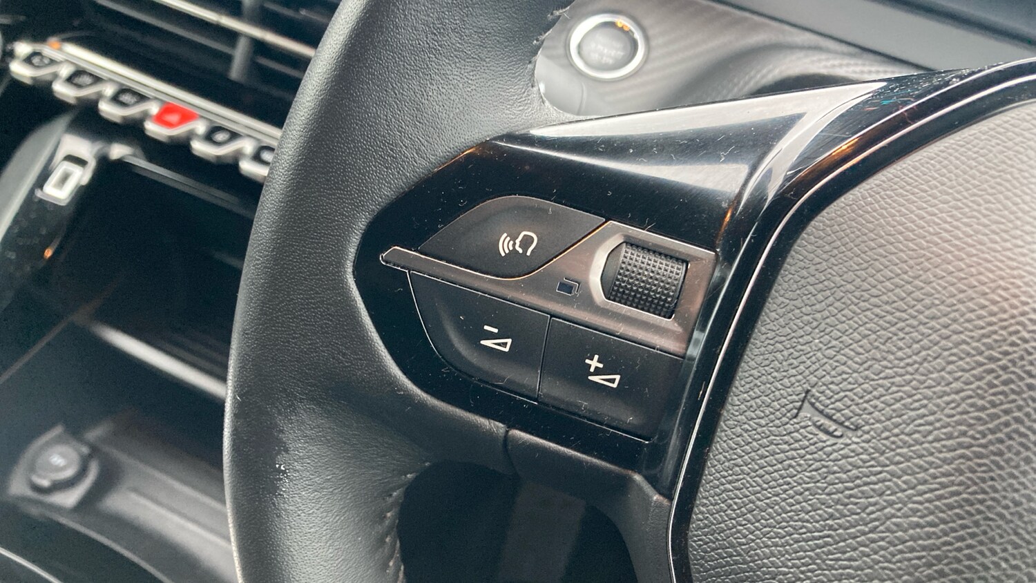 Used Peugeot 2008 2023 for sale - 77431090: Photo 25