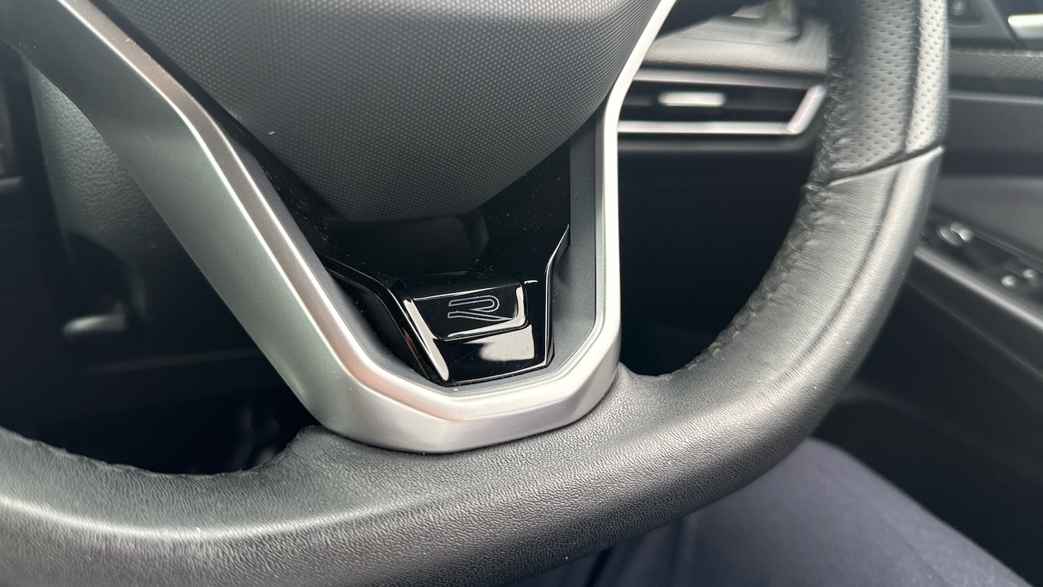 Used Volkswagen Golf 2024 for sale - 76428575: Photo 33