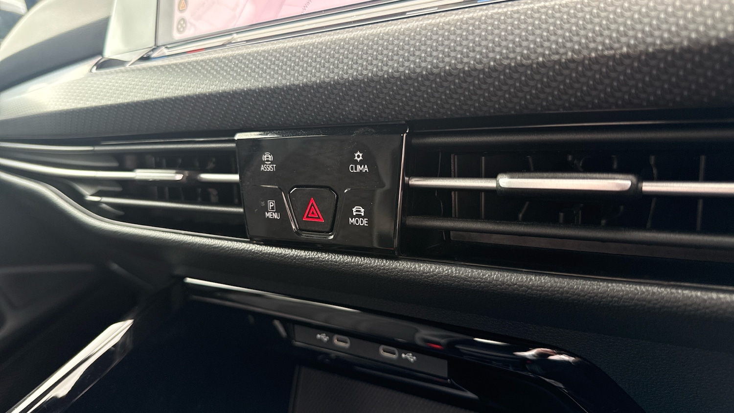 Used Volkswagen Golf 2024 for sale - 76428575: Photo 35