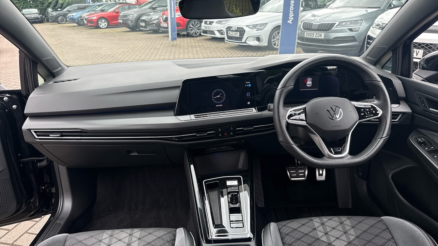 Used Volkswagen Golf 2024 for sale - 76428575: Photo 9