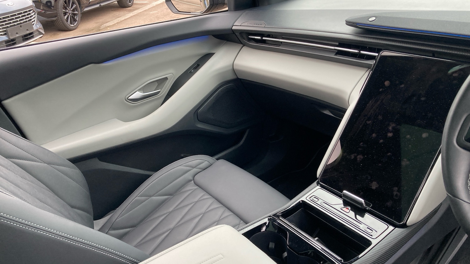 Used Ford Explorer 2024 for sale - 76518453: Photo 14