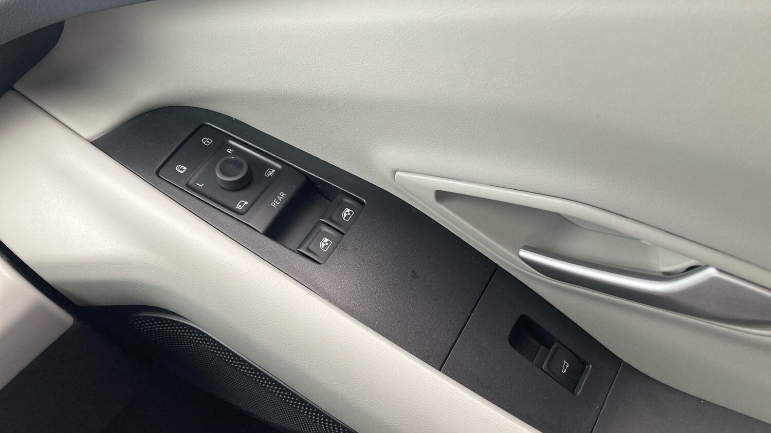 Used Ford Explorer 2024 for sale - 76518453: Photo 22