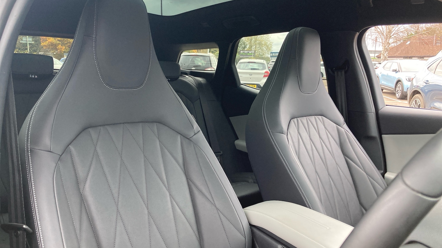 Used Ford Explorer 2024 for sale - 76518453: Photo 32