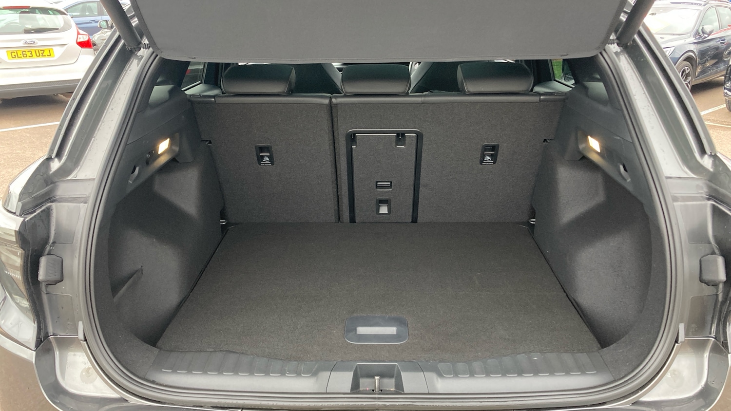 Used Ford Explorer 2024 for sale - 76518453: Photo 4