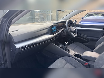 Used Volkswagen Golf 2024 for sale - 76764075: Photo