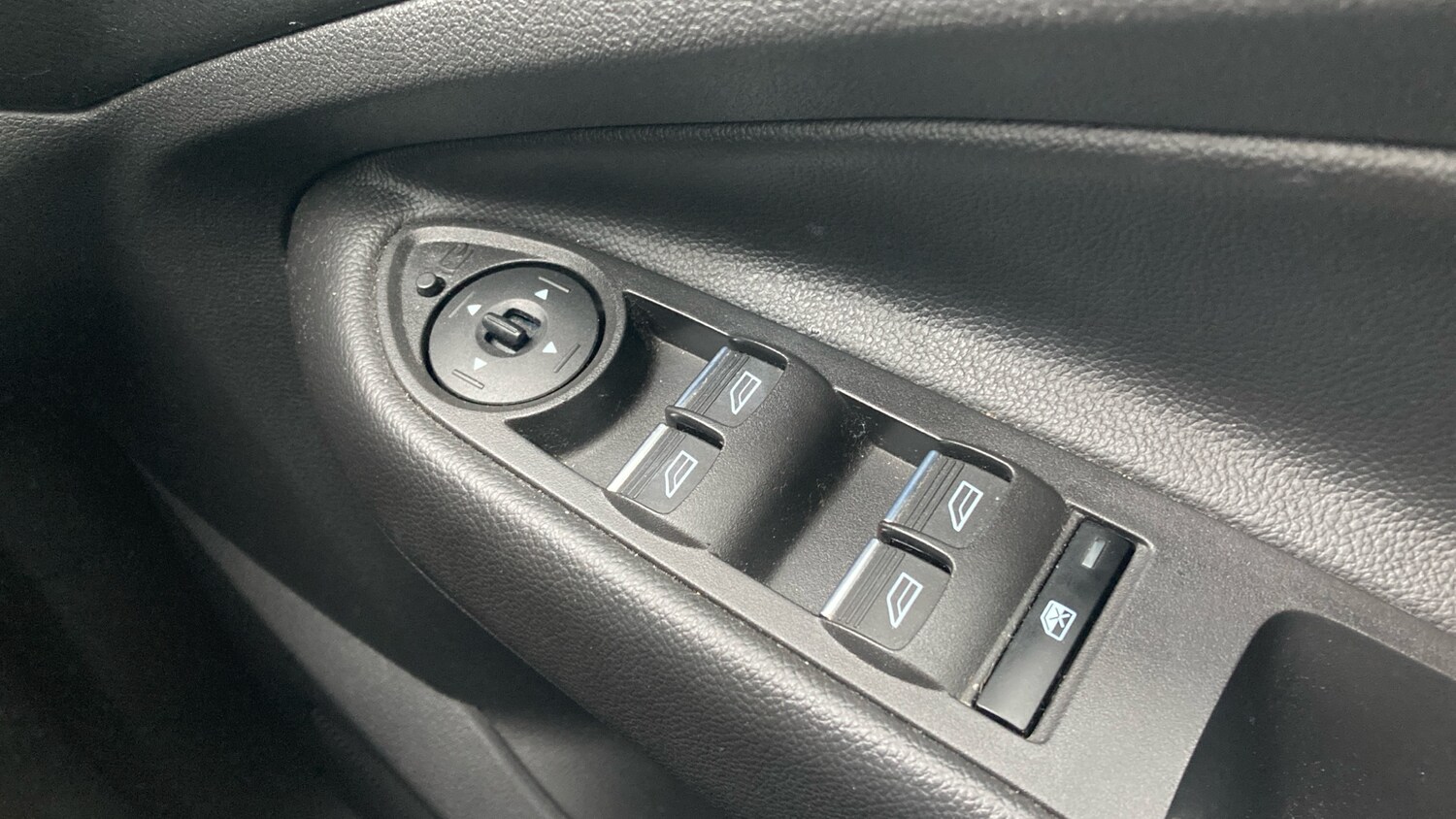 Used Ford Kuga 2019 for sale - 76352941: Photo 21