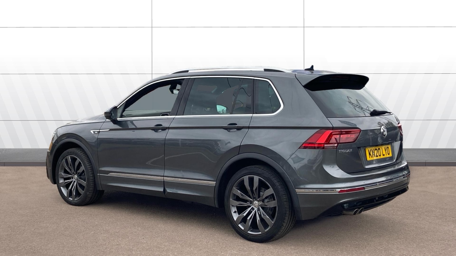 Used Volkswagen Tiguan 2020 for sale - 76089010: Photo 2