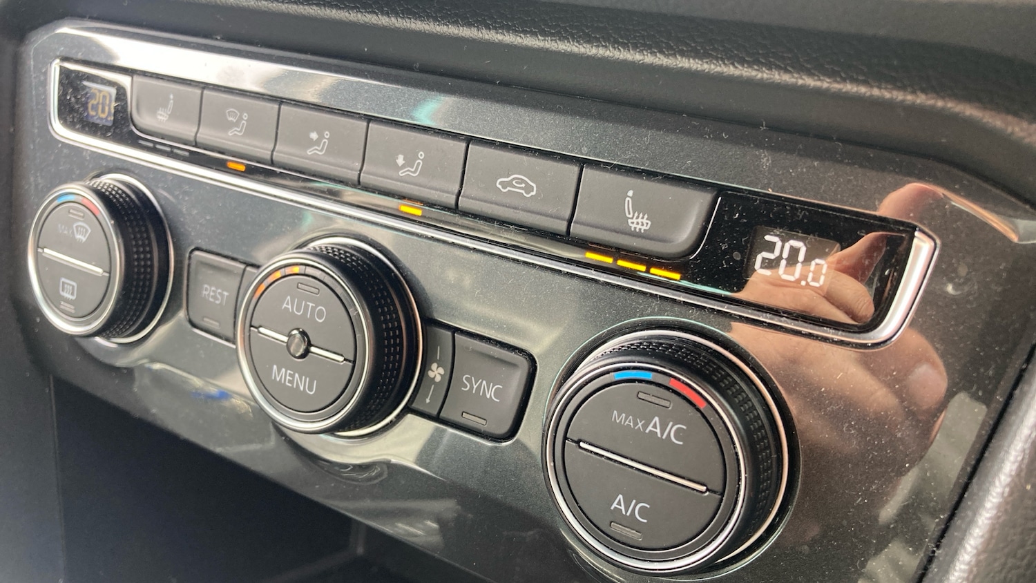 Used Volkswagen Tiguan 2020 for sale - 76089010: Photo 28