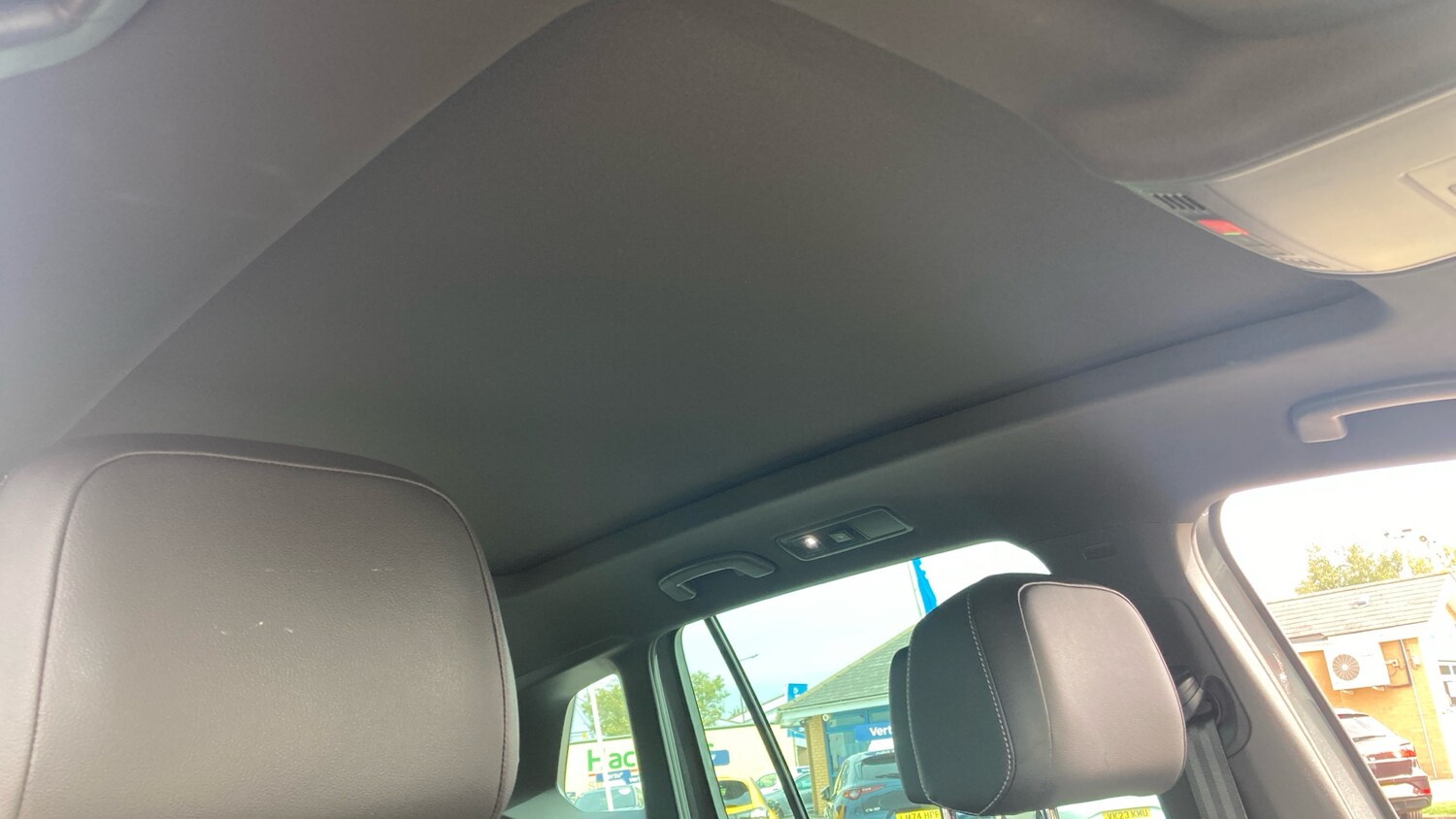 Used Volkswagen Tiguan 2020 for sale - 76089010: Photo 30