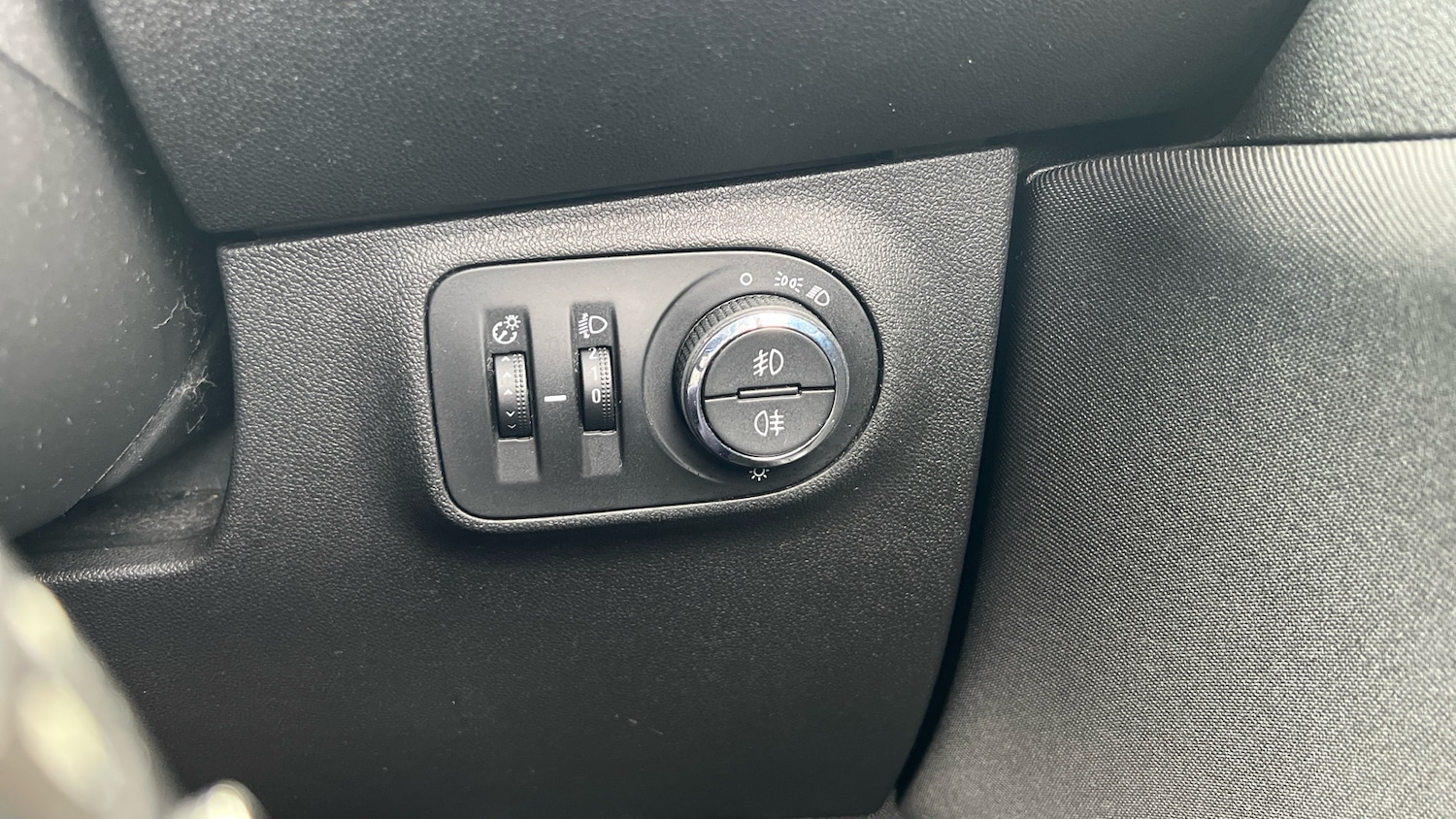 Used Vauxhall Corsa 2015 for sale - 77701878: Photo 28