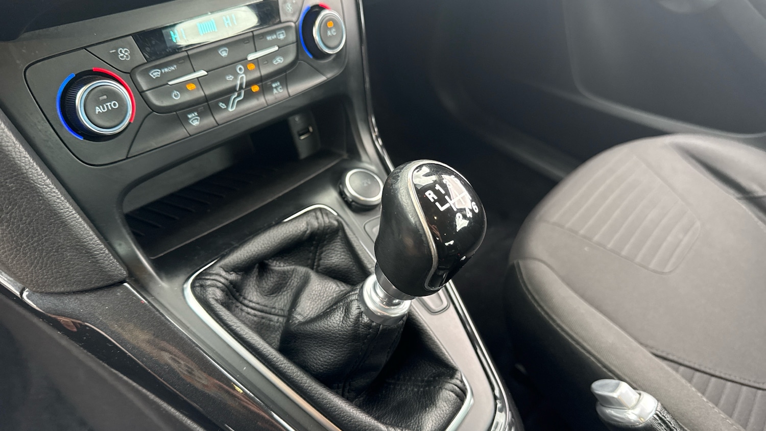 Used Ford Focus 2017 for sale - 77830469: Photo 13