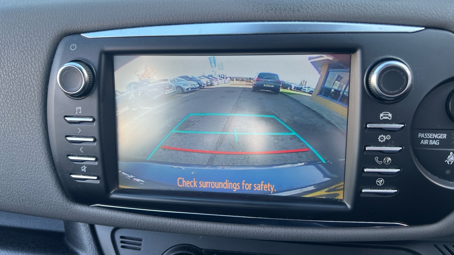 Used Toyota Yaris 2018 for sale - 76412047: Photo 32