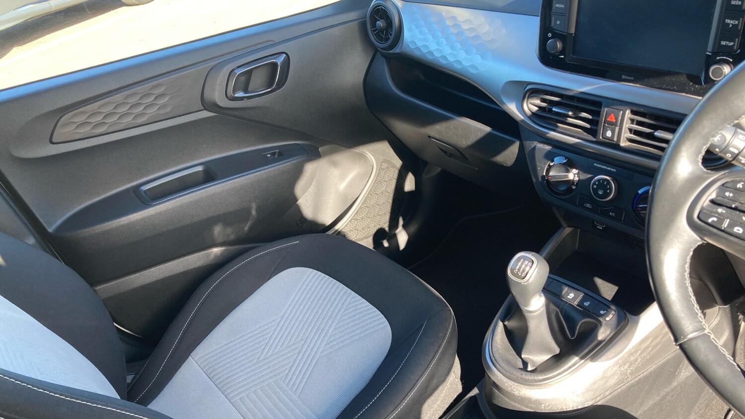 Used Hyundai i10 2021 for sale - 76352018: Photo 14