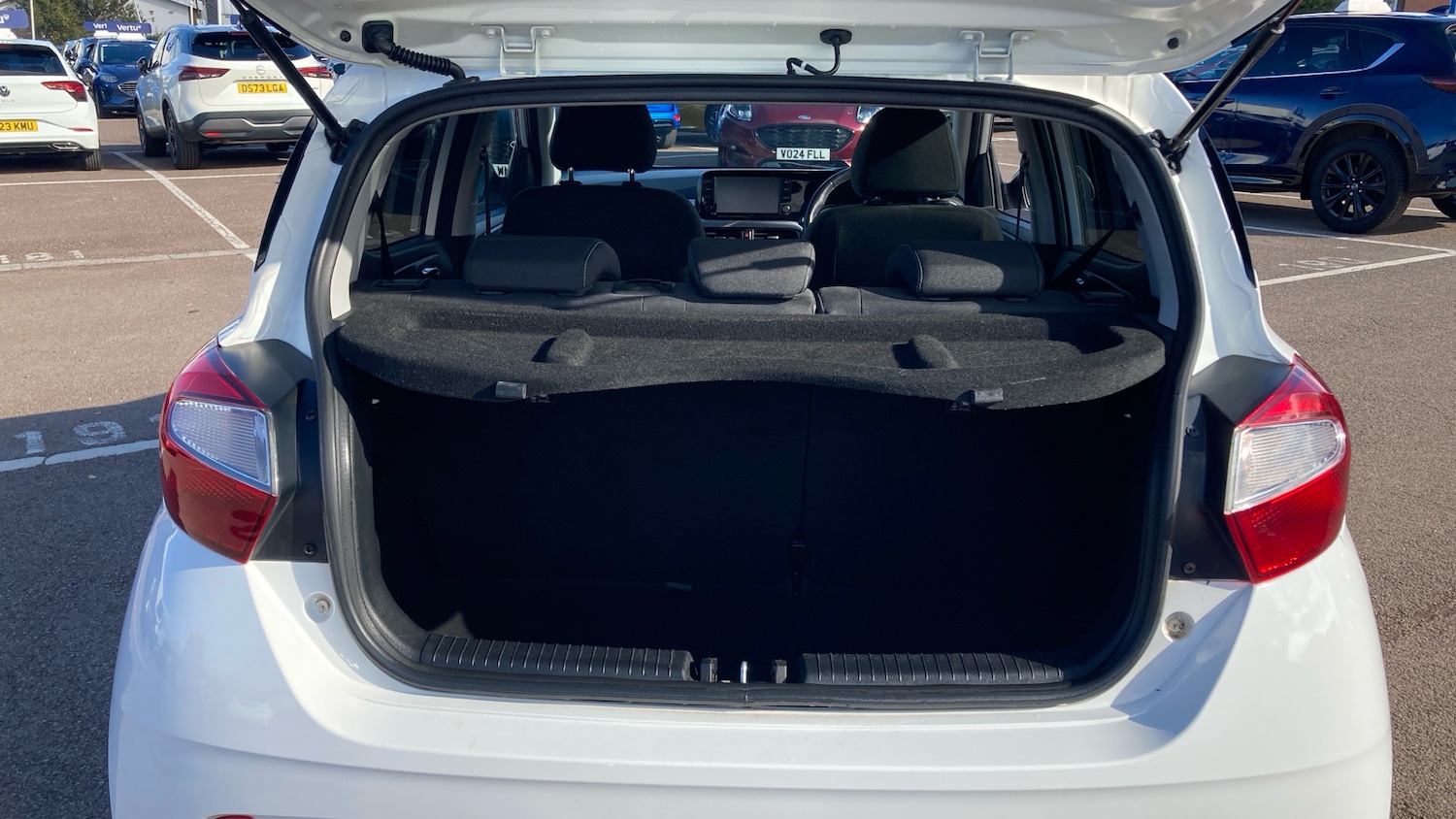 Used Hyundai i10 2021 for sale - 76352018: Photo 4