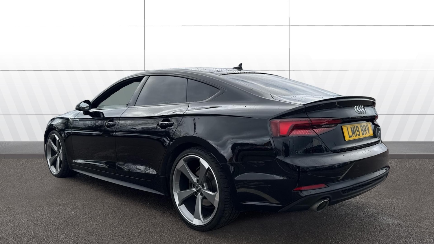 Used Audi A5 2019 for sale - 77528070: Photo 2