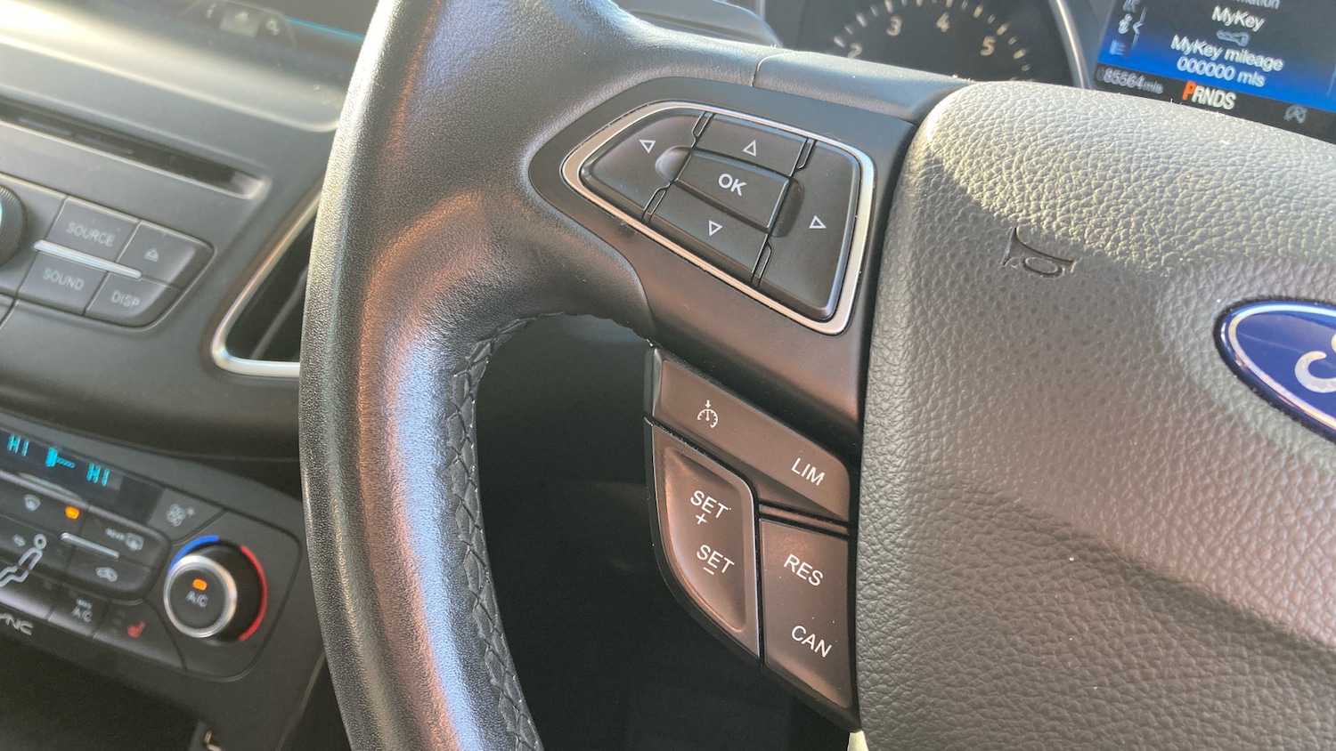 Used Ford Focus 2015 for sale - 76903848: Photo 26