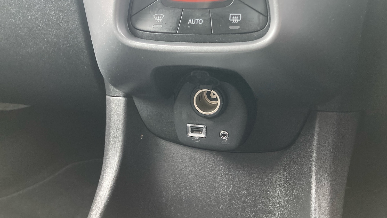 Used Toyota AYGO 2019 for sale - 77071379: Photo 28