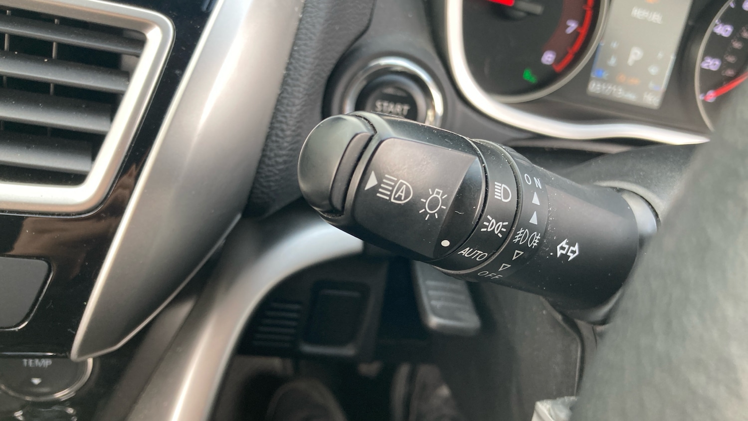 Used Mitsubishi Eclipse Cross 2018 for sale - 76504351: Photo 27