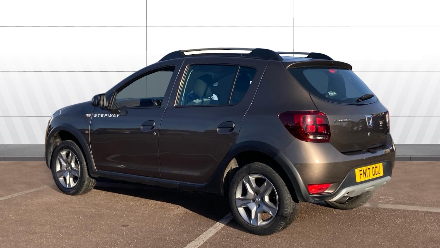 Used Dacia Sandero Stepway 2017 for sale - 77116403: Photo 2