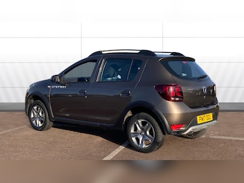 Used Dacia Sandero Stepway 2017 for sale - 77116403: Photo
