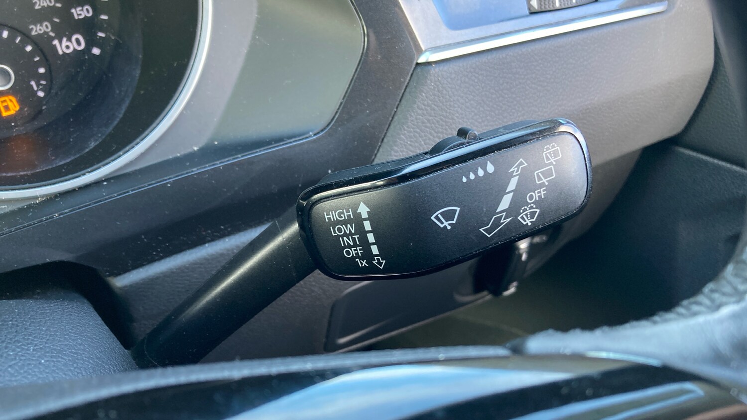 Used Volkswagen Tiguan 2019 for sale - 77379101: Photo 24