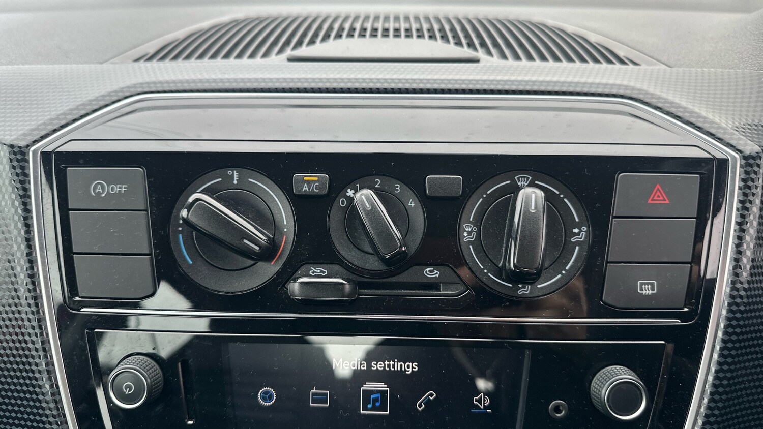 Used Volkswagen up! 2019 for sale - 77462321: Photo 29