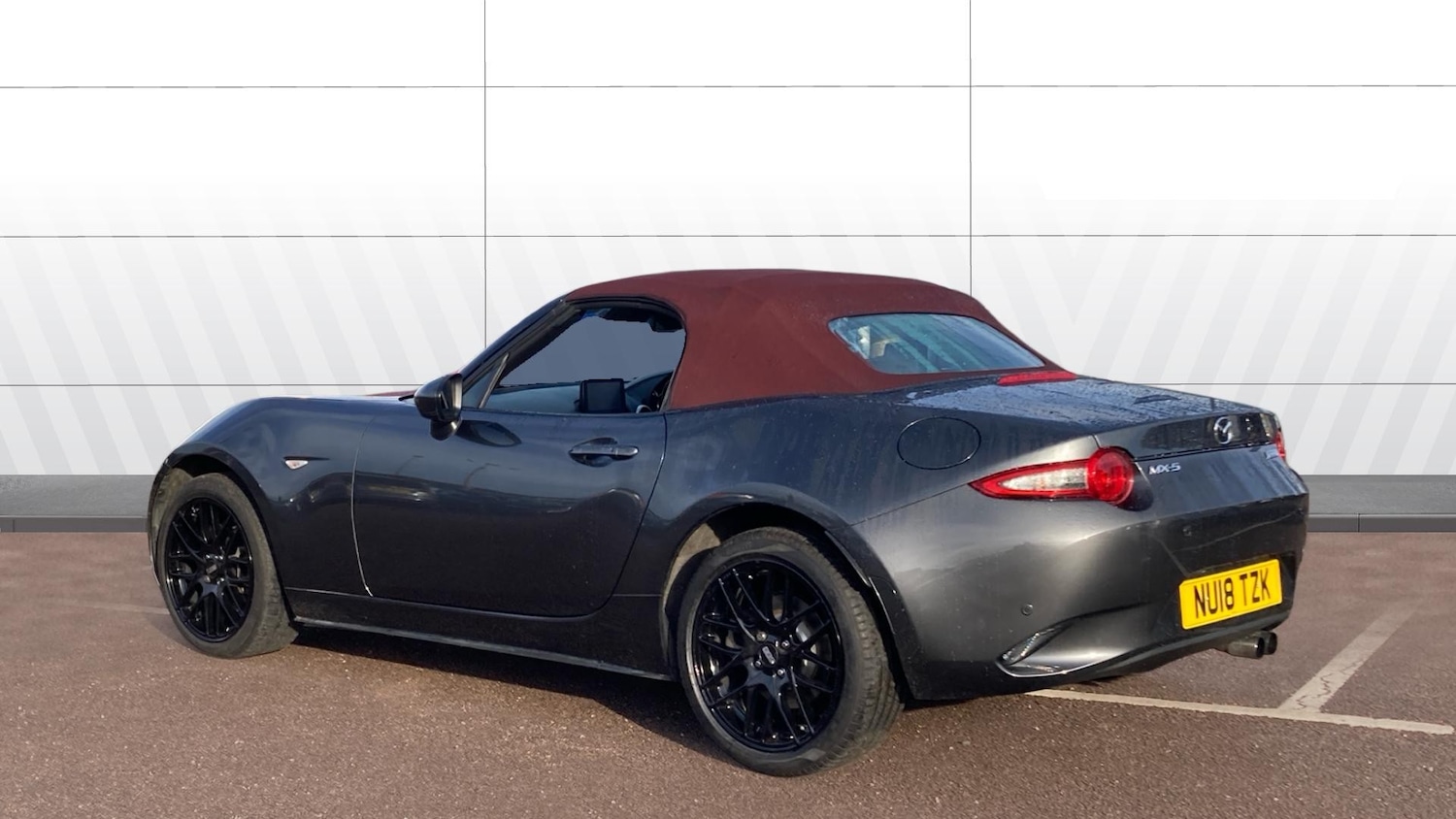 Used Mazda MX-5 2018 for sale - 77198802: Photo 2
