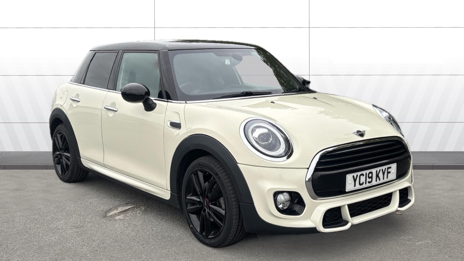 Used MINI Hatch 2019 for sale - 76845751: Photo 1