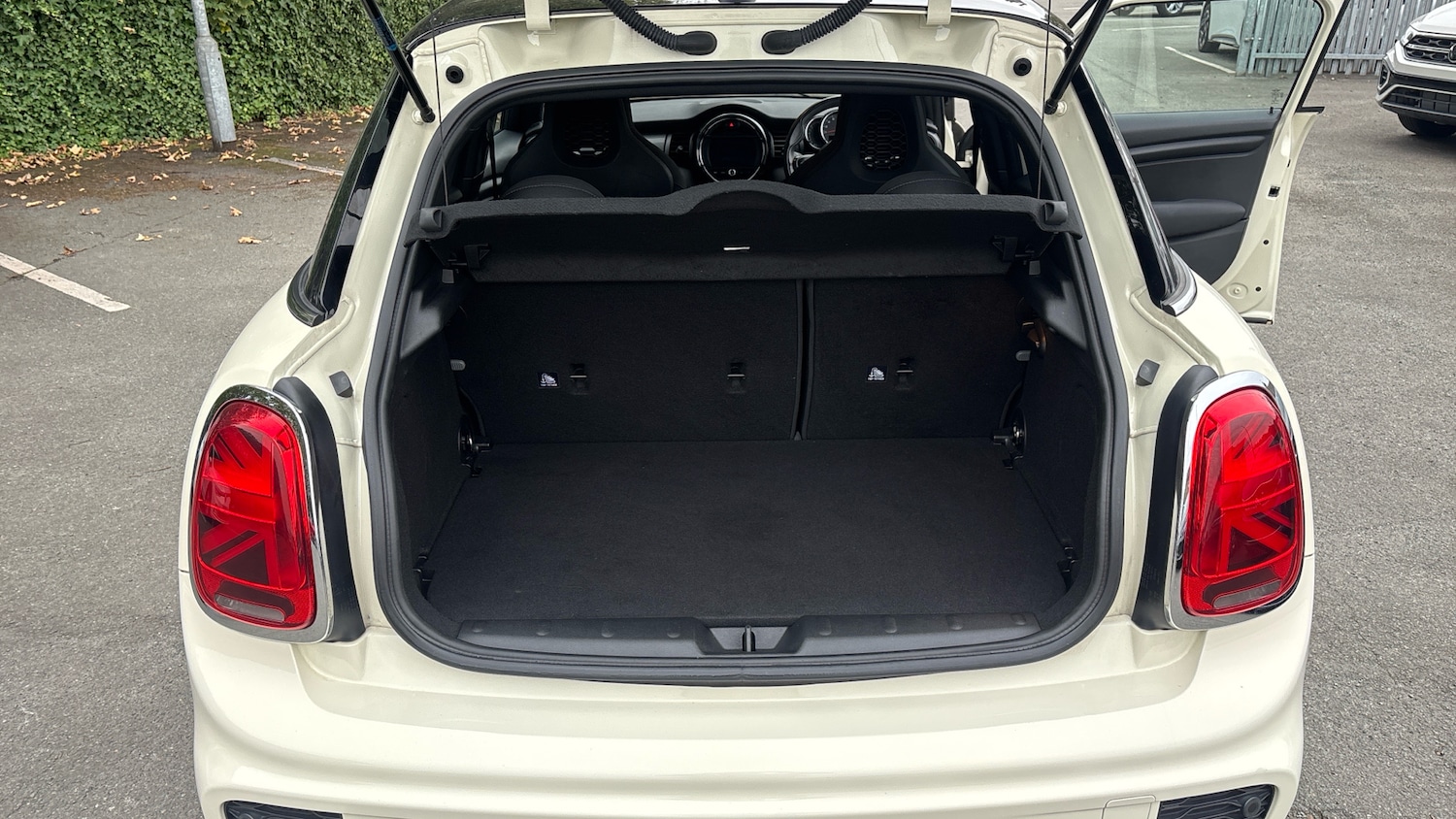 Used MINI Hatch 2019 for sale - 76845751: Photo 4