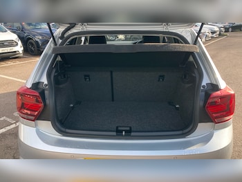 Used Volkswagen Polo 2021 for sale - 76517529: Photo