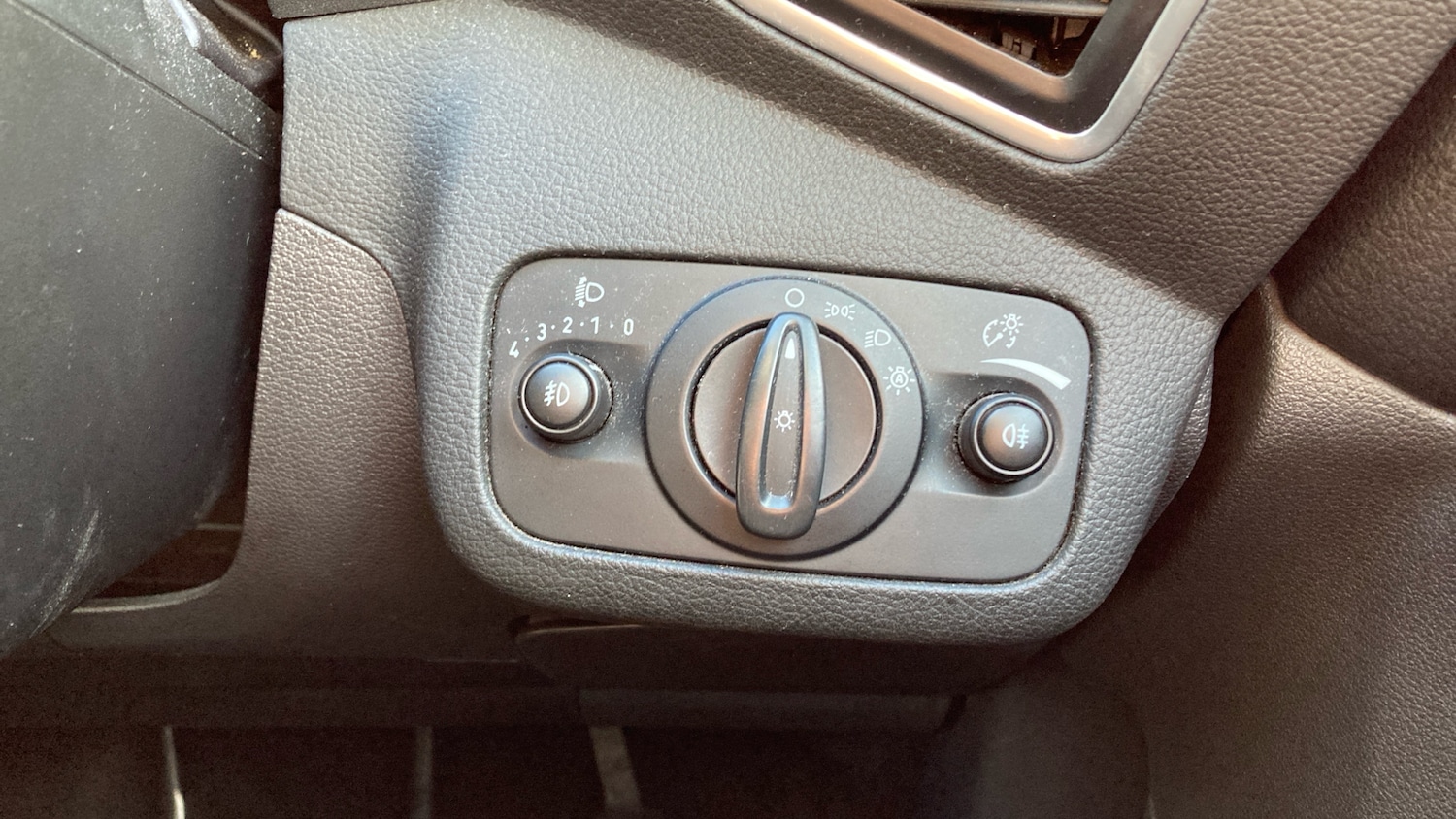 Used Ford Kuga 2014 for sale - 77300904: Photo 22