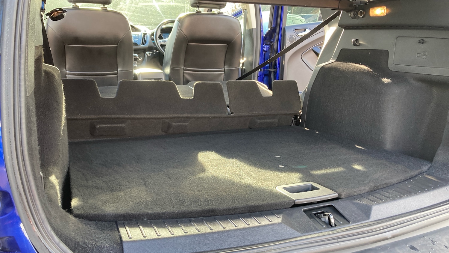 Used Ford Kuga 2014 for sale - 77300904: Photo 33