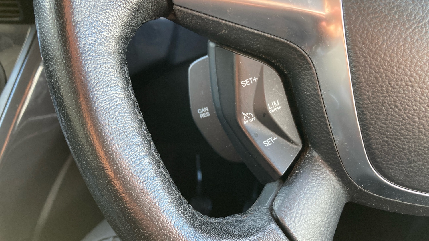 Used Ford Kuga 2014 for sale - 77300904: Photo 39