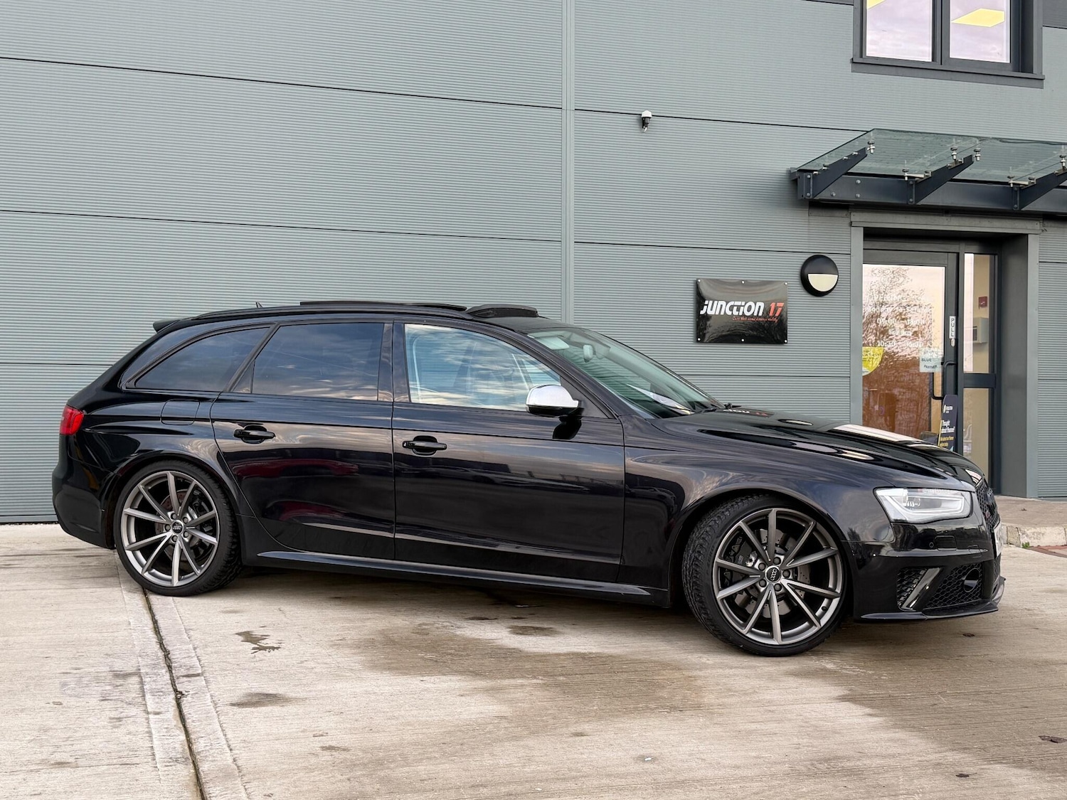 Used Audi RS4 Avant 2014 for sale - 76832307: Photo 2