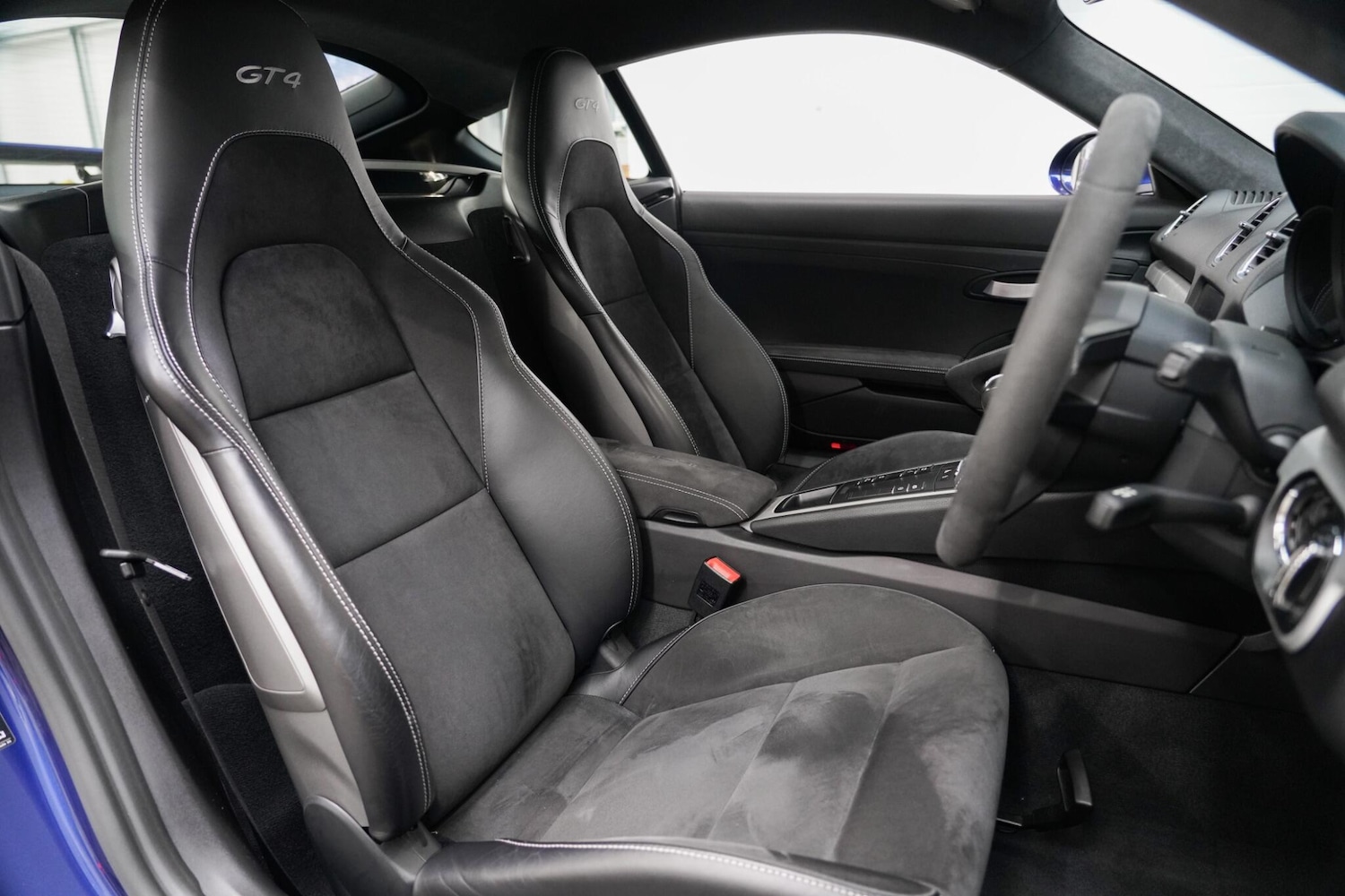 Used Porsche Cayman 2020 for sale - 76658315: Photo 11