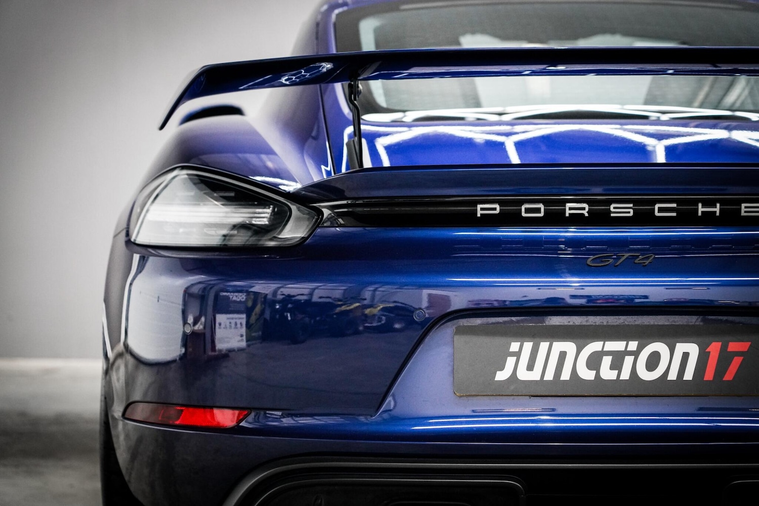 Used Porsche Cayman 2020 for sale - 76658315: Photo 24