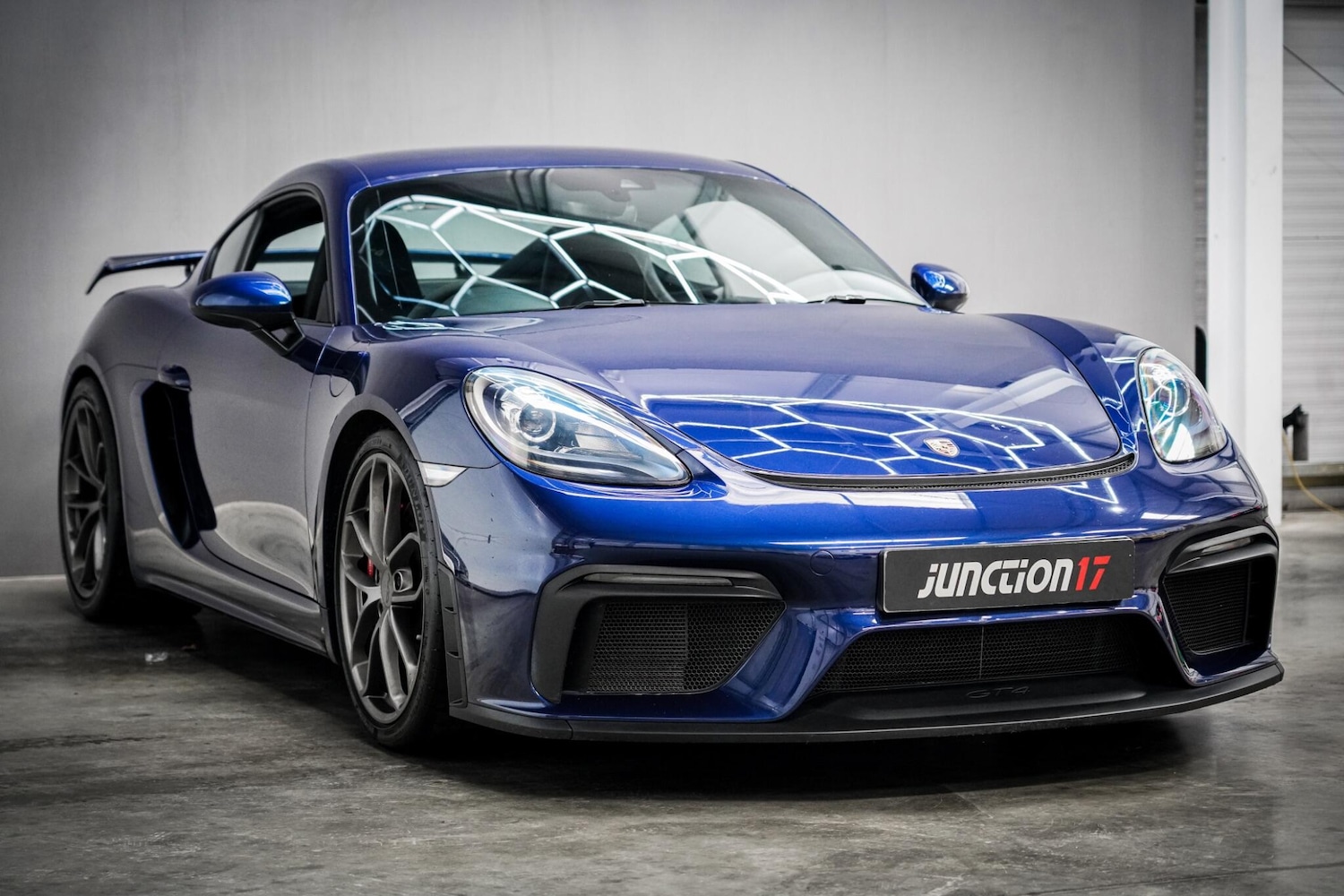 Used Porsche Cayman 2020 for sale - 76658315: Photo 4