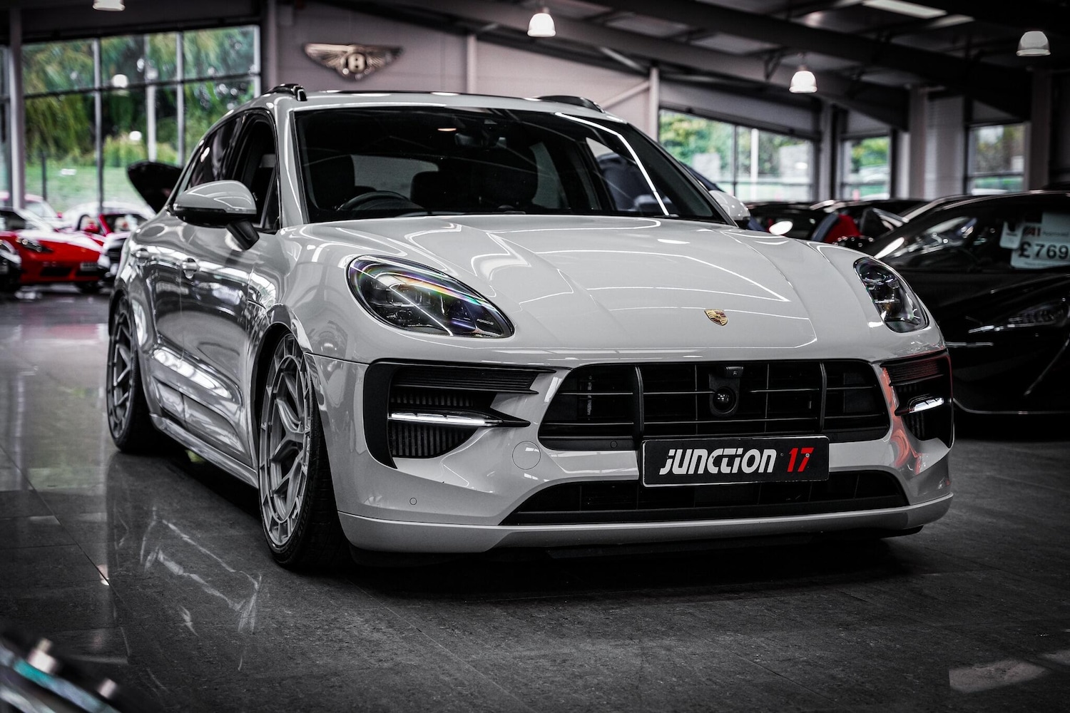 Used Porsche Macan 2021 for sale - 76658425: Photo 10