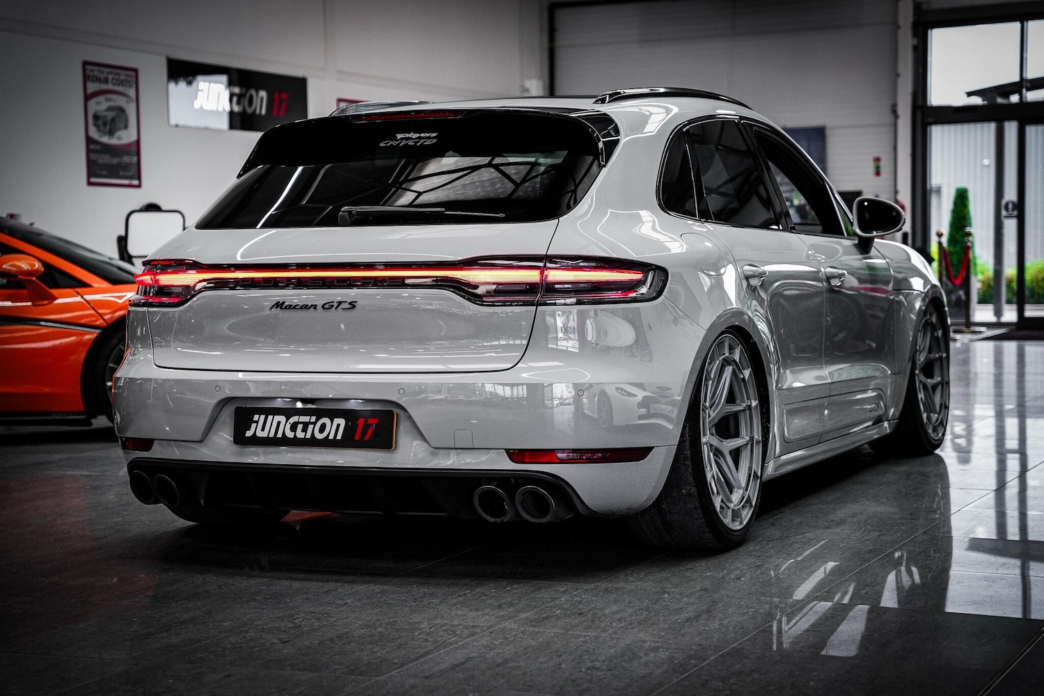 Used Porsche Macan 2021 for sale - 76658425: Photo 15