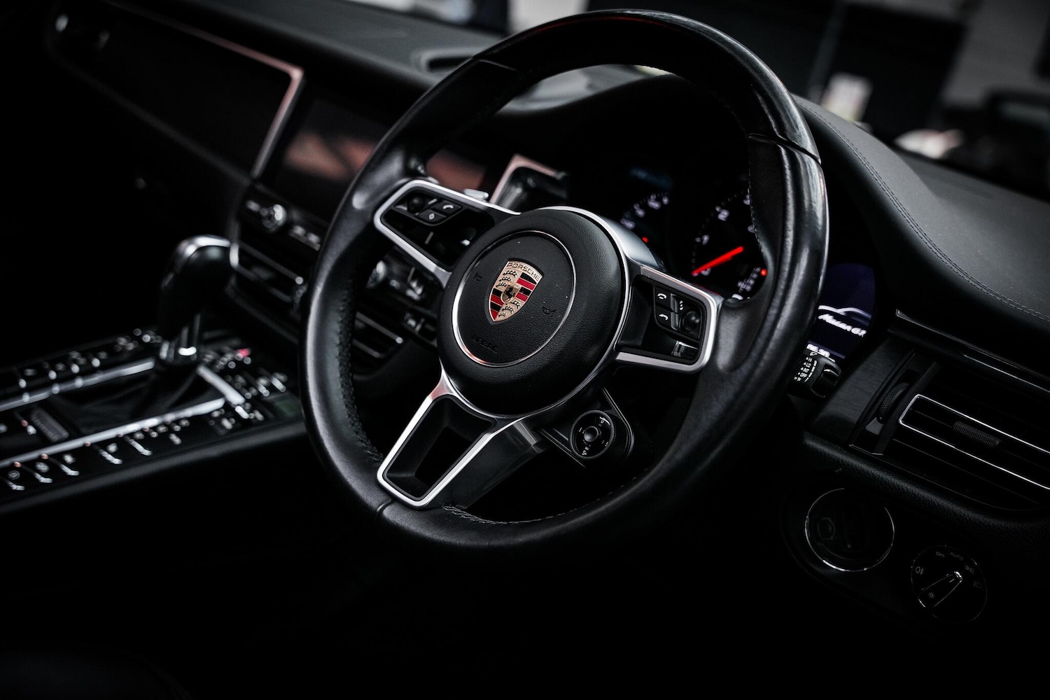 Used Porsche Macan 2021 for sale - 76658425: Photo 18