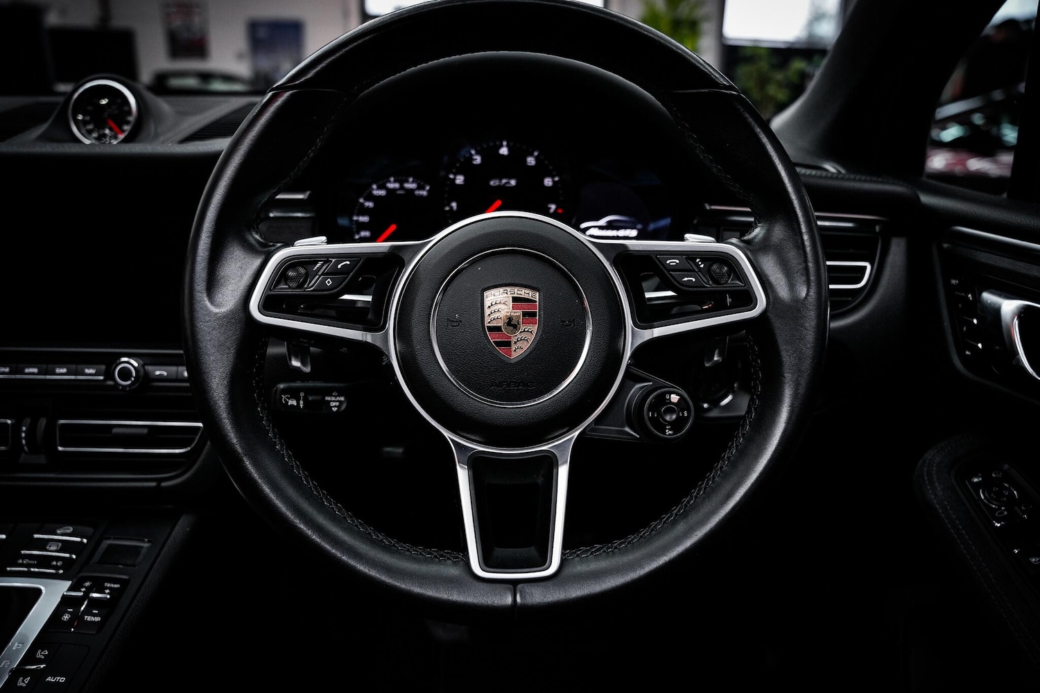 Used Porsche Macan 2021 for sale - 76658425: Photo 19