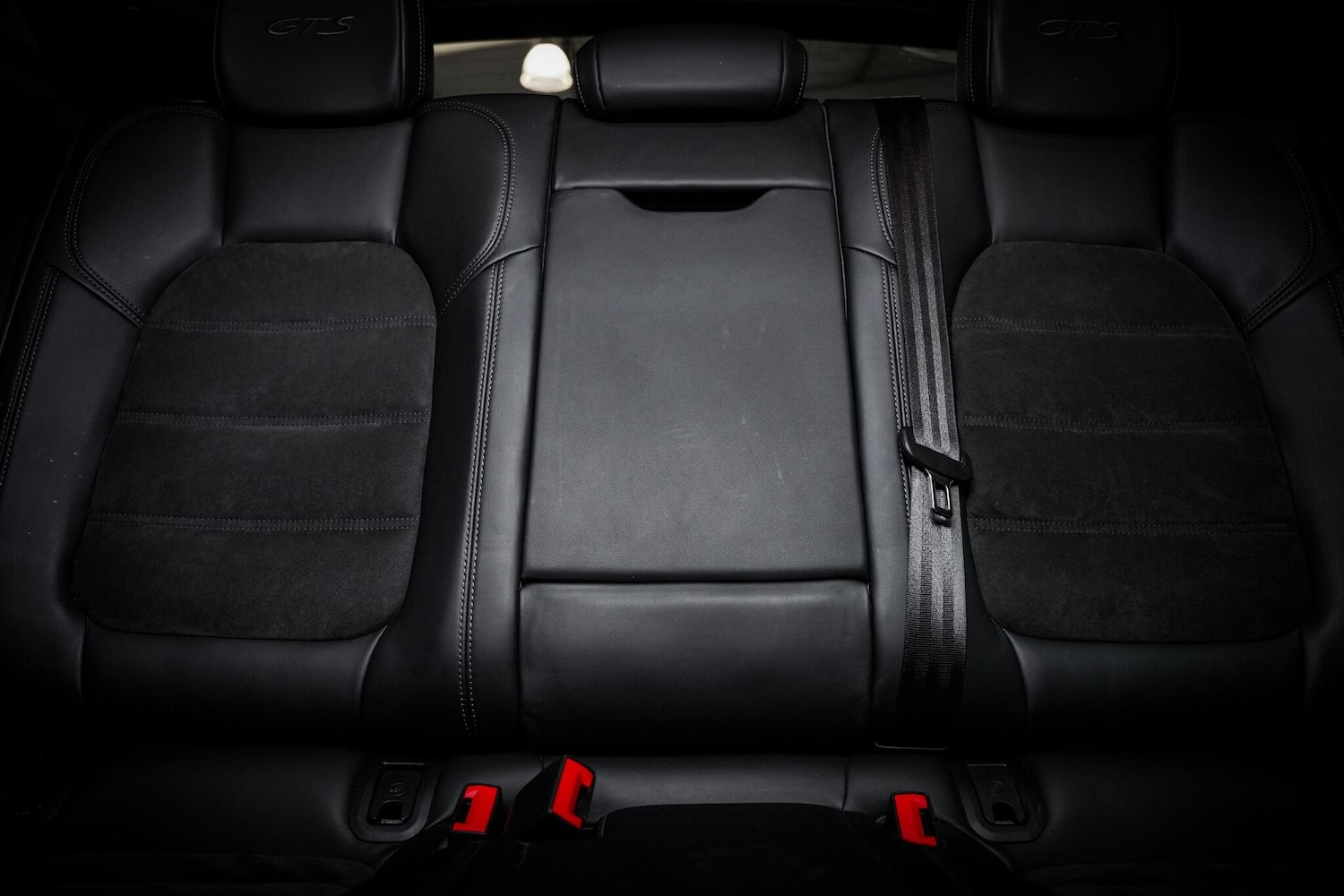 Used Porsche Macan 2021 for sale - 76658425: Photo 24