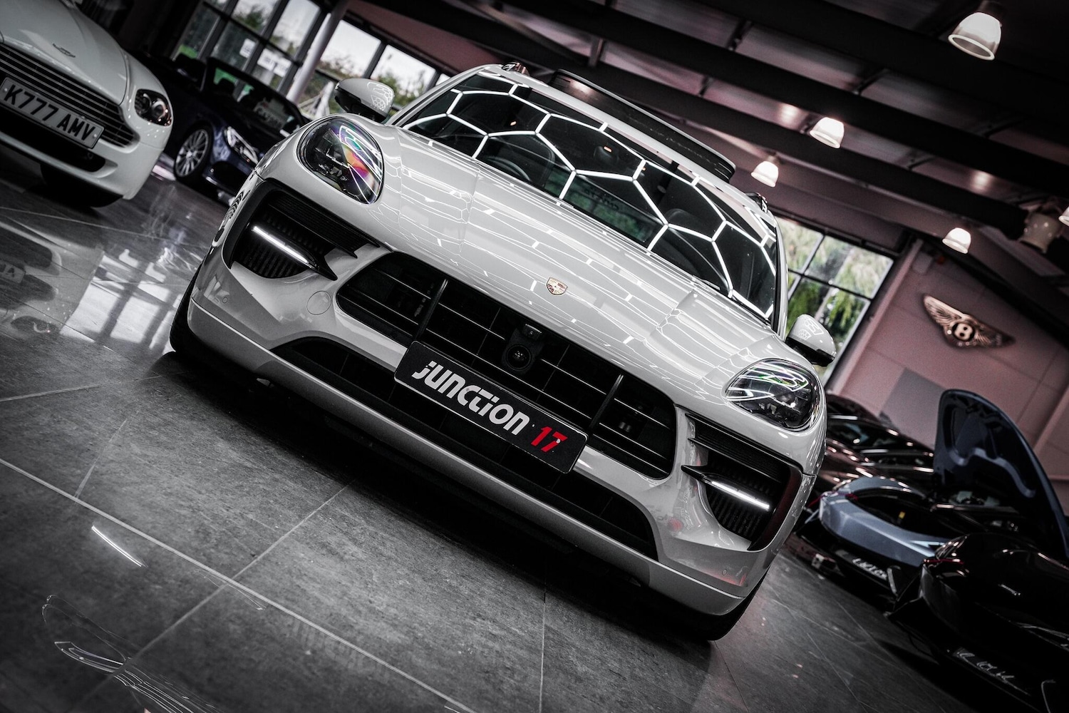 Used Porsche Macan 2021 for sale - 76658425: Photo 4