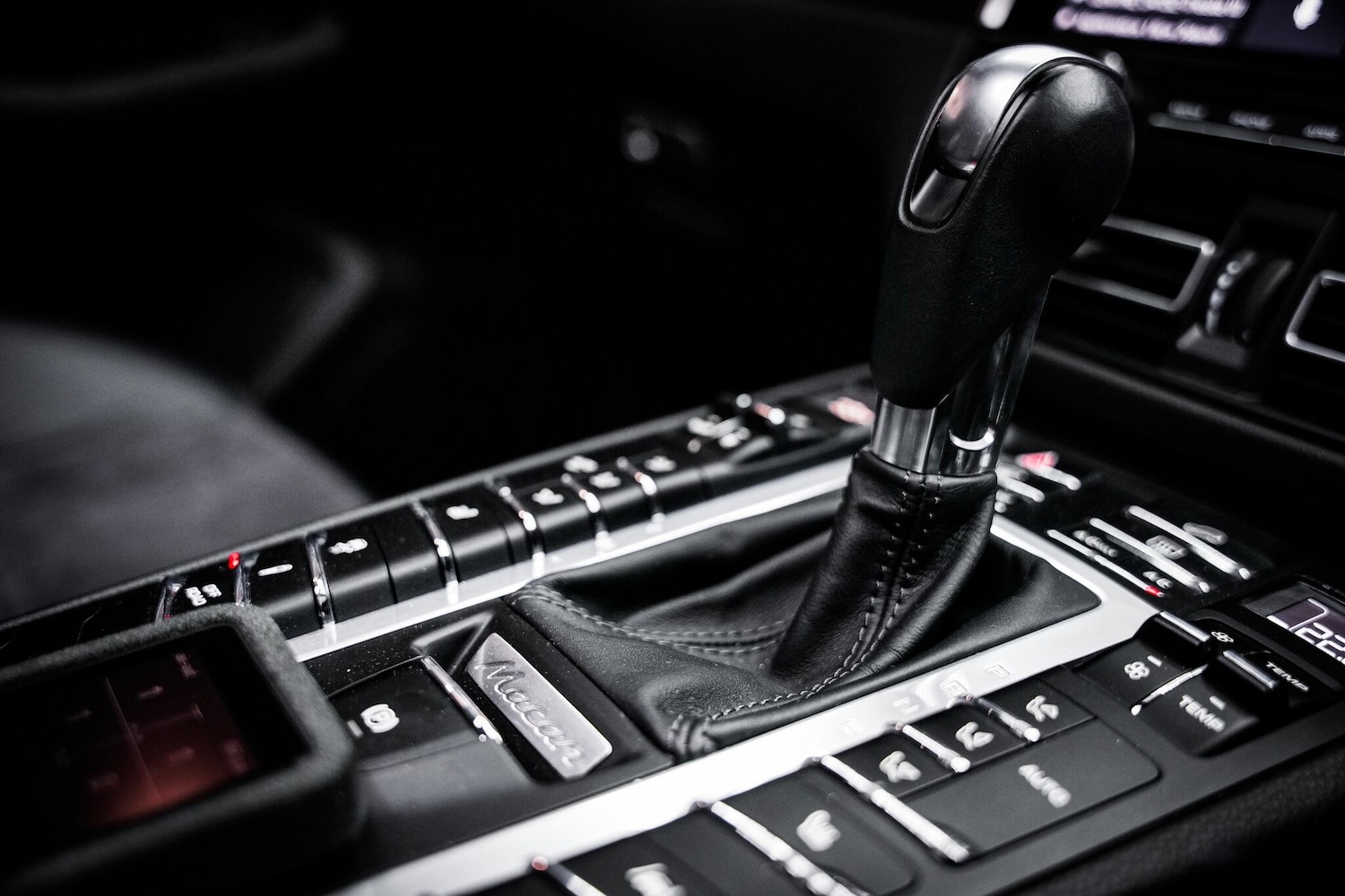 Used Porsche Macan 2021 for sale - 76658425: Photo 47